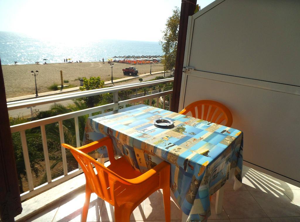 Paralía Skotínis Apartments Ziogas מראה חיצוני תמונה