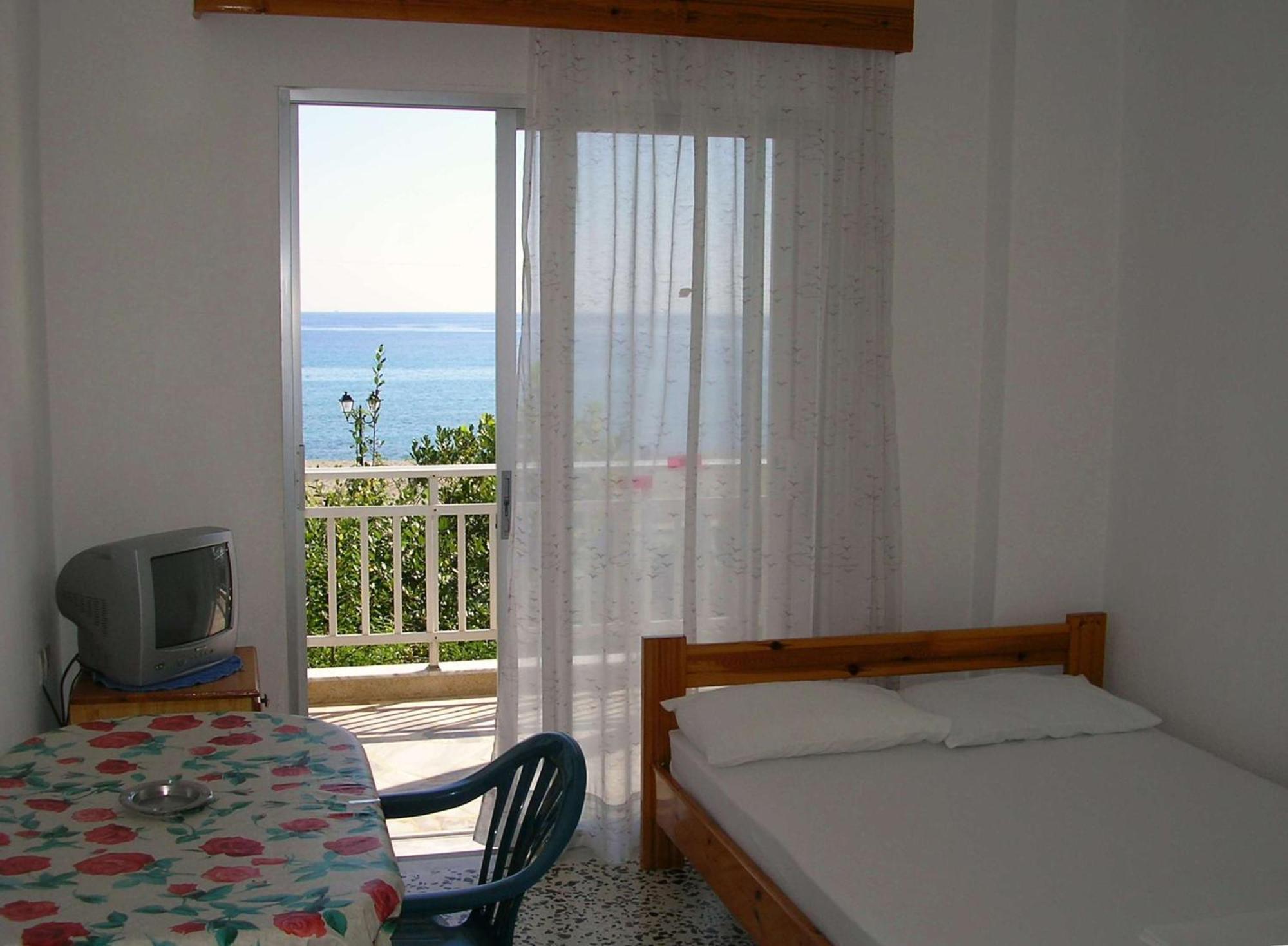 Paralía Skotínis Apartments Ziogas מראה חיצוני תמונה