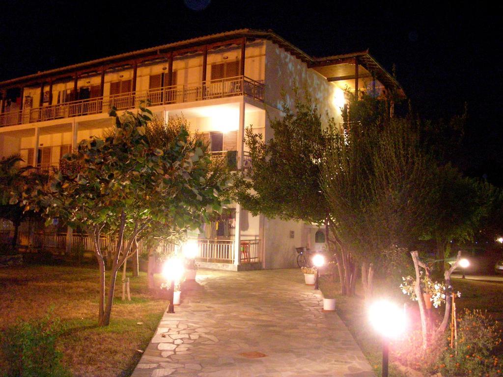 Paralía Skotínis Apartments Ziogas מראה חיצוני תמונה